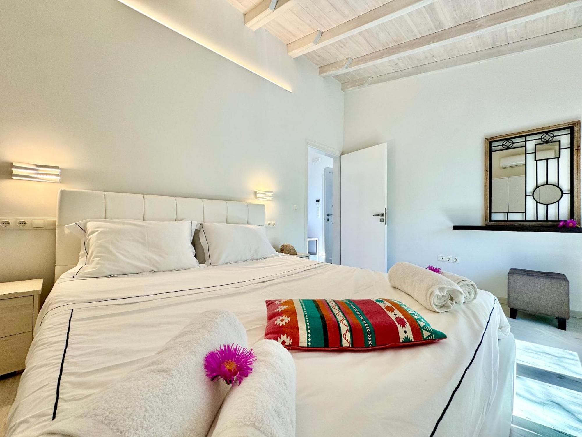 Villa Beachfront Stato Da Mar By Dadovillas Almiros Beach