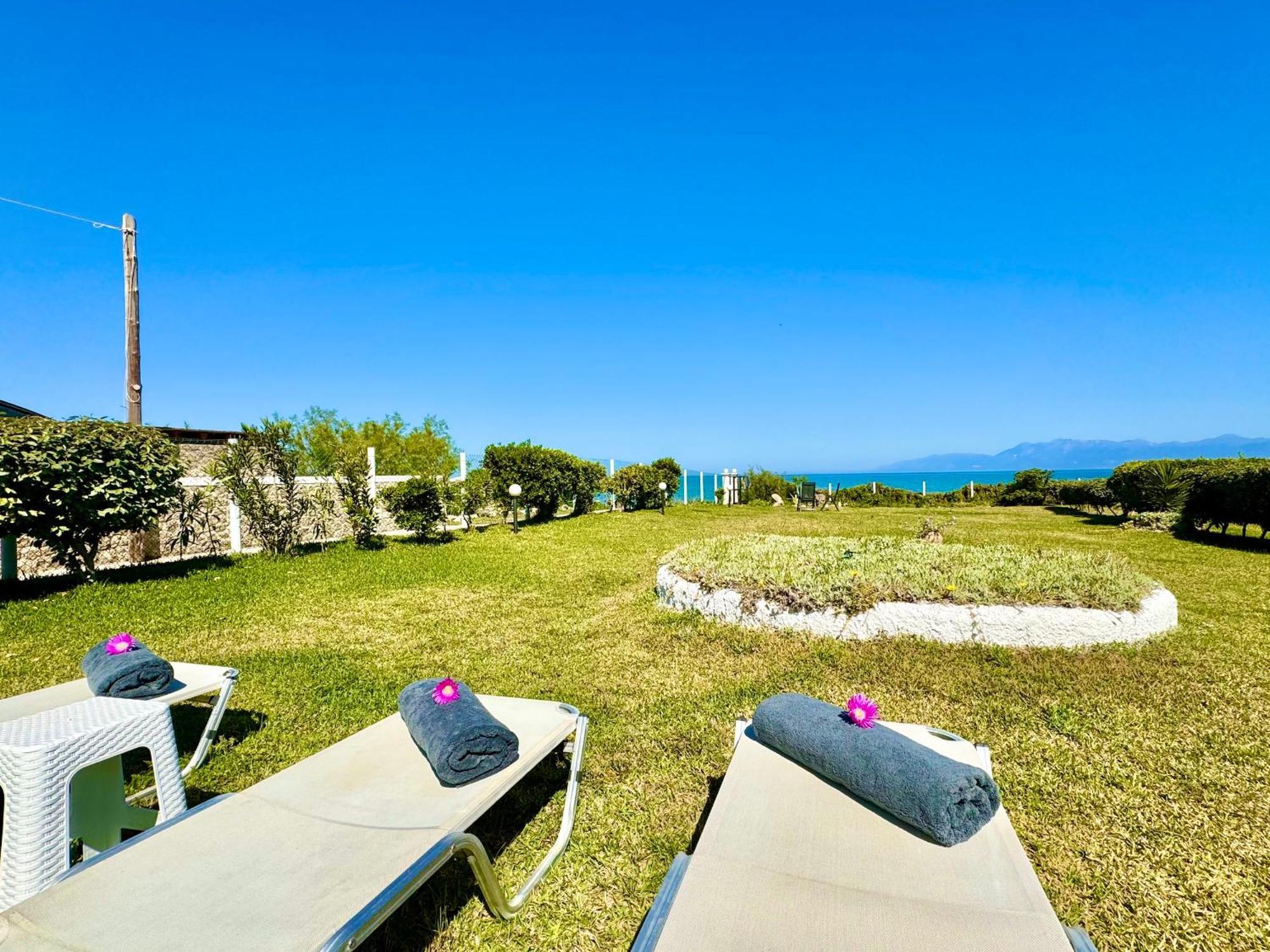 Villa Beachfront Stato Da Mar By Dadovillas *